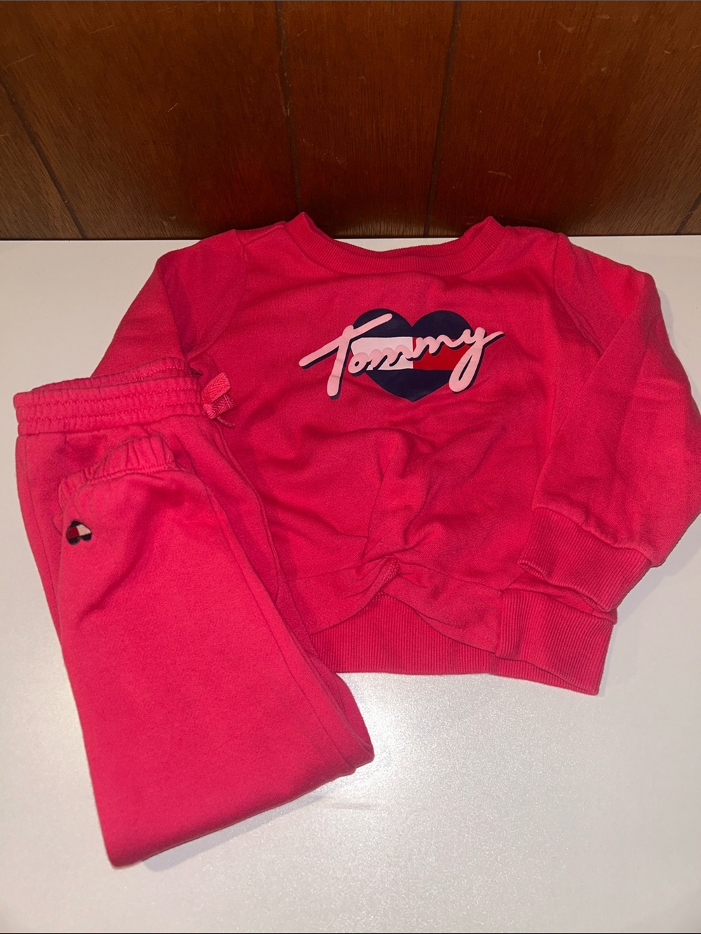 3/$25 Tommy Hilfiger | Sweatshirt & Jogger Set